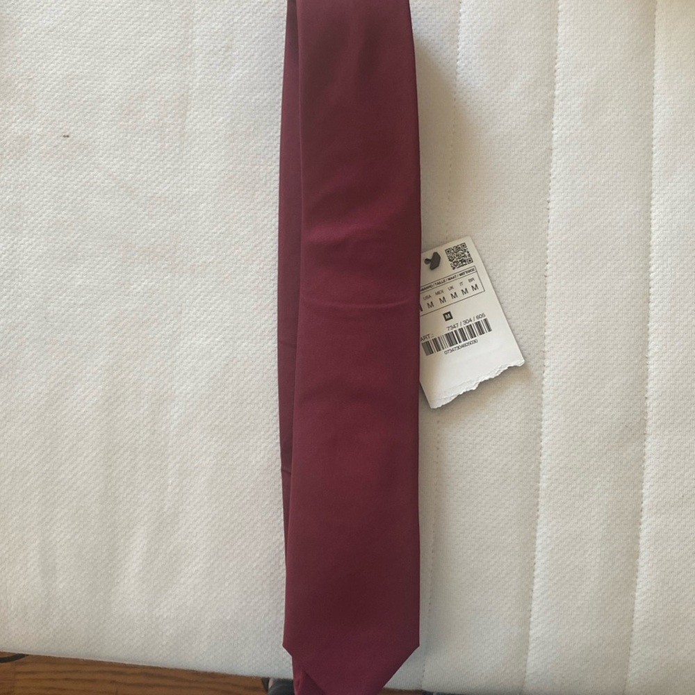NWT Mens Burgundy M silk blend tie
